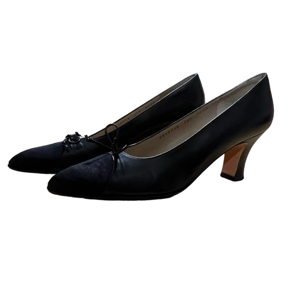 Salvatore Ferragamo Shoes - 🍁Ferragamo Pumps🍁